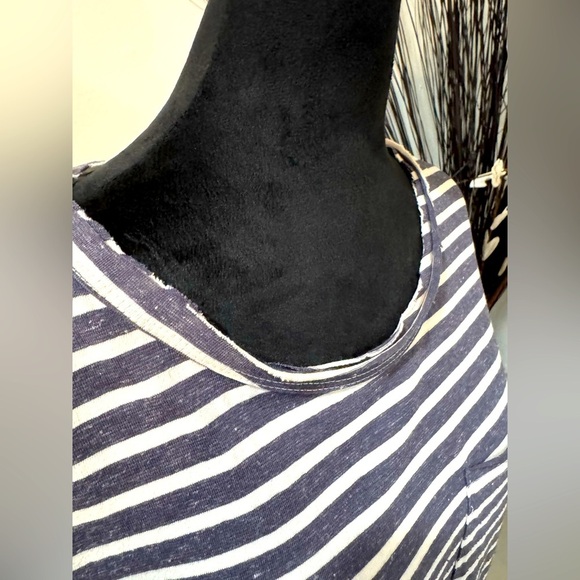 Umgee Sz SM black and white stripes, relaxed fit, and roughed edge neckline - Picture 3 of 10